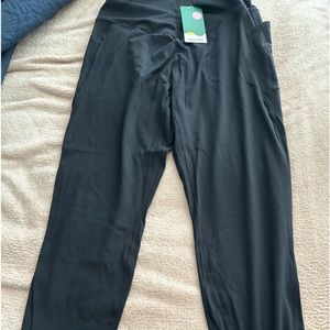 Halara leggings. Size 2x. New. Black